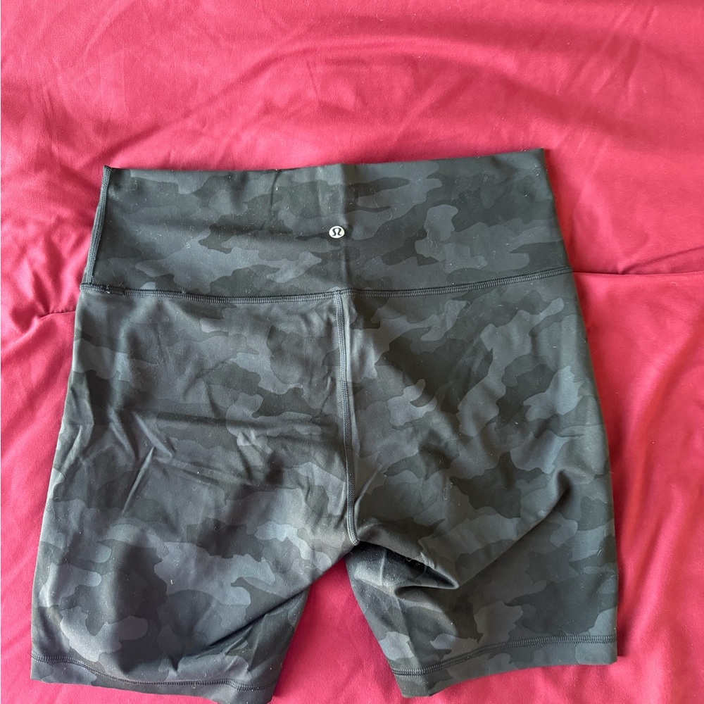lululemon black grey camo biker shorts 12